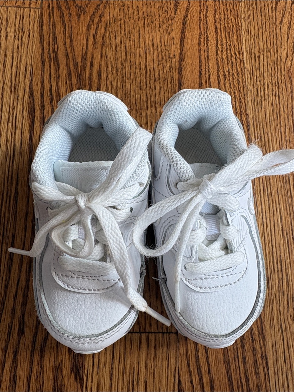 Nike white leather Air Max 90 LTR, size toddler 5. Like new condition